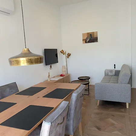 Mala Kuca Sabljici Apartman *